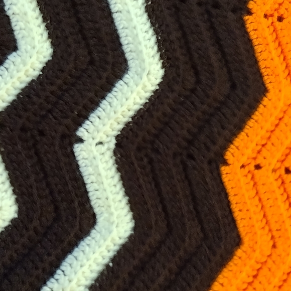 Vintage Afghan Chevron  Zig Zag Retro Pattern Hand Crocheted Throw Blanket - Picture 2 of 15